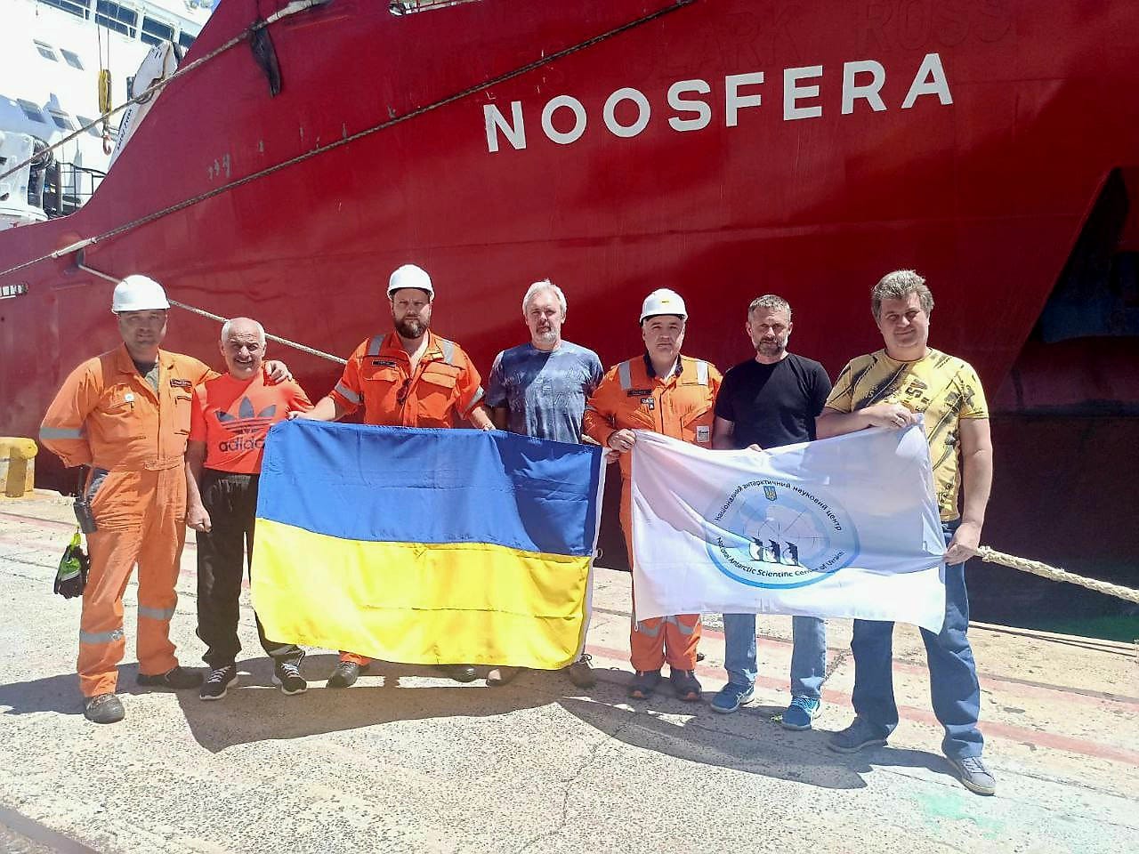 Український криголам «Ноосфера» вирушив в експедицію до Антарктики