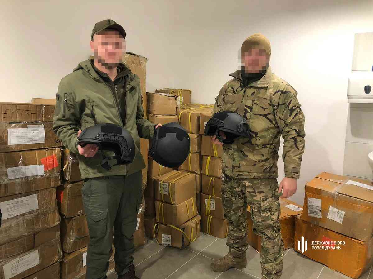 Нацгвардія отримала шоломи і бронепластини від ДБР на 8 млн грн