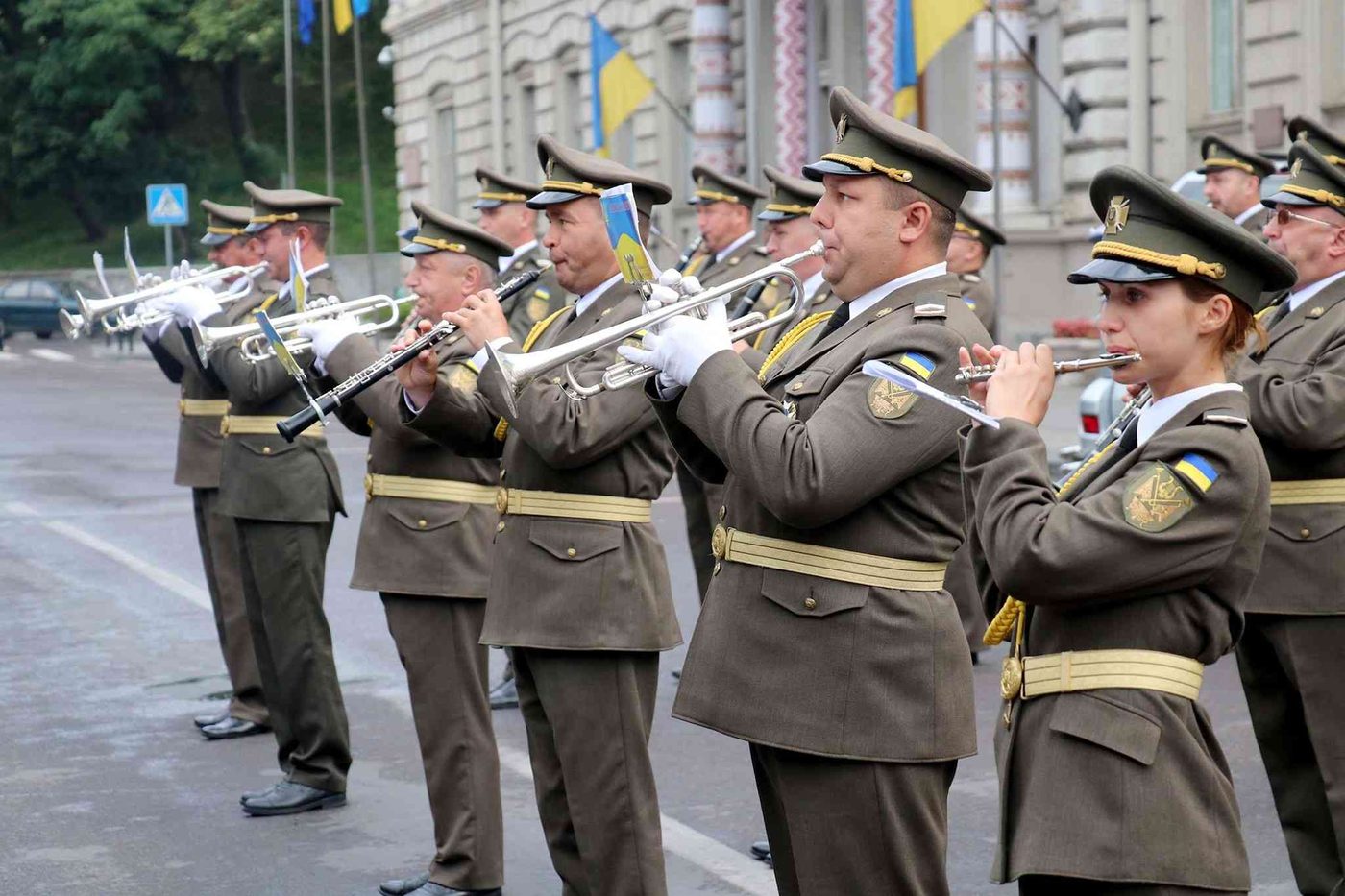 Оркестр Міноборони запалює драйвовою музикою з окопів (ВІДЕО)