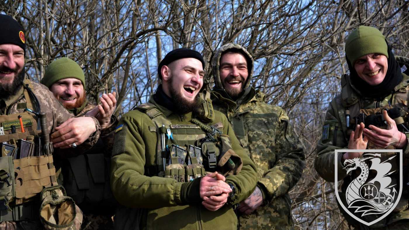 Морпіхи влучним пострілом знищили бронемашину окупантів (ВІДЕО)