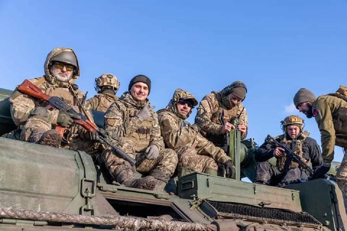 Міноборони показало видовищну роботу українських БМП на Бахмутському напрямку (ВІДЕО)