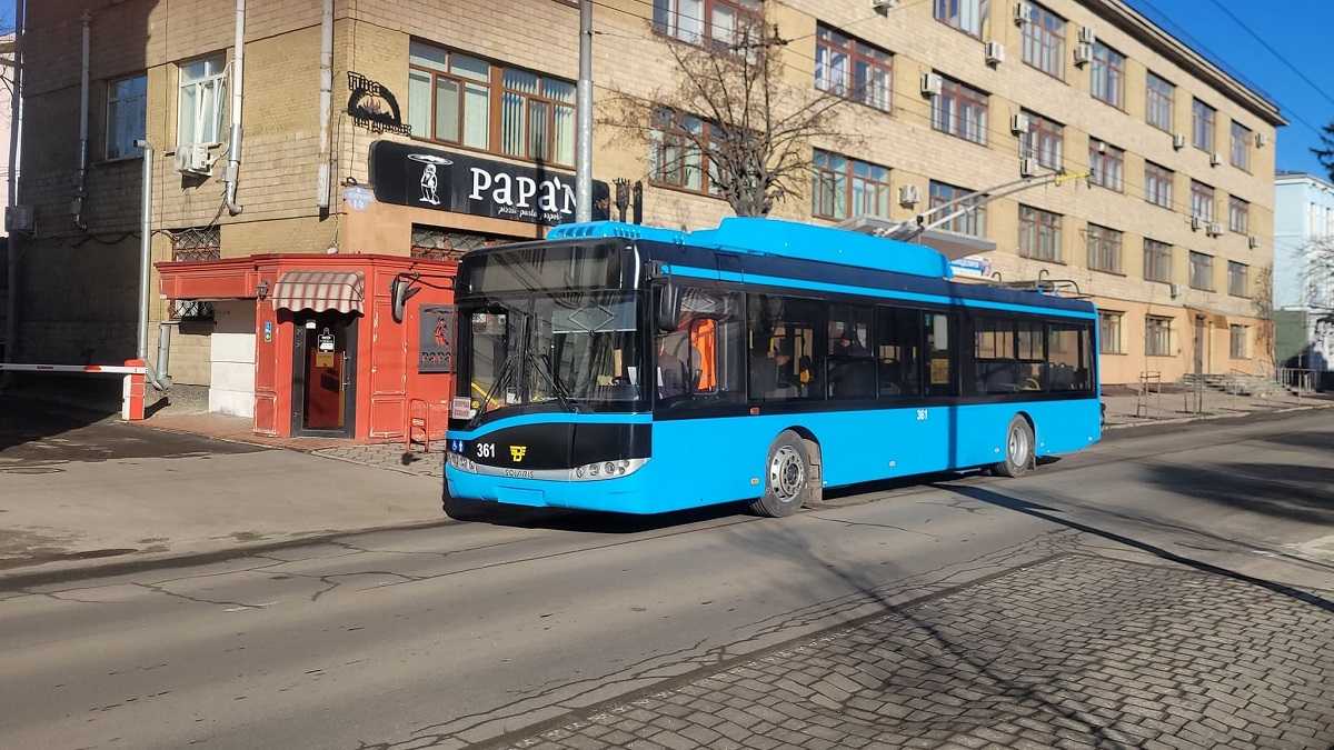 У Вінниці почав курсувати польський енергоощадний тролейбус Solaris Trollino