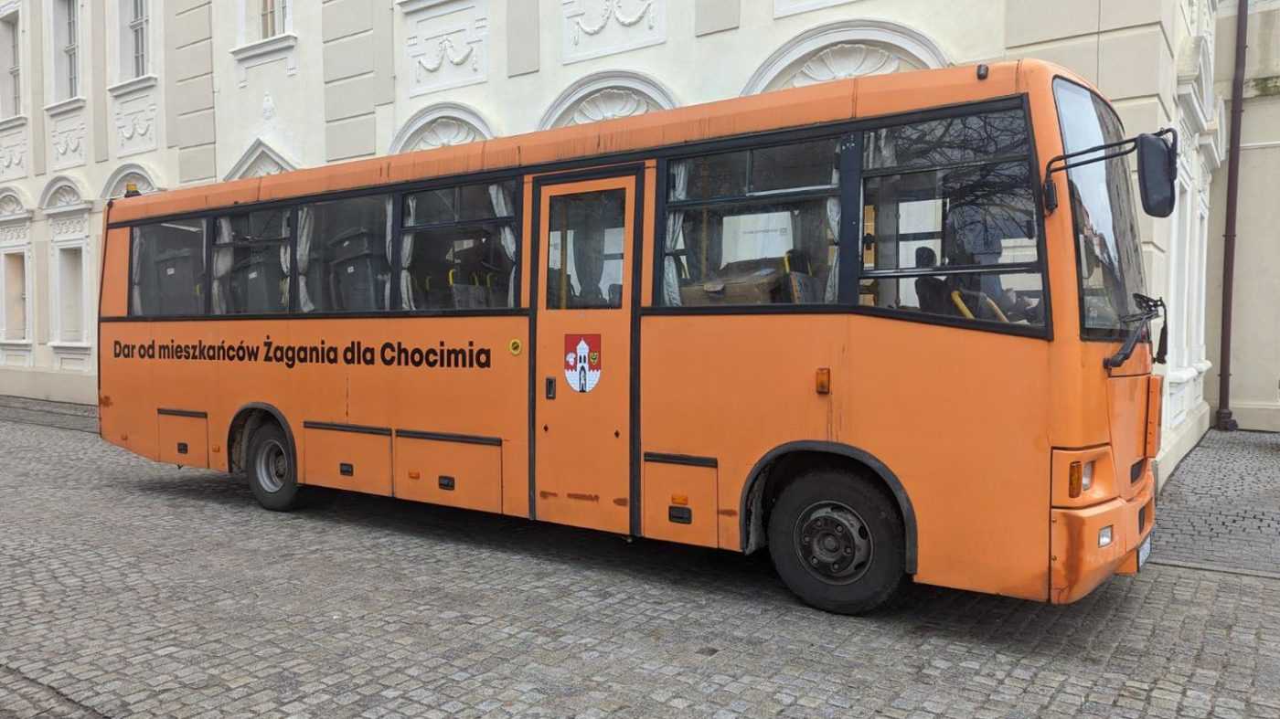 Хотинська громада отримала шкільний автобус від іноземних партнерів