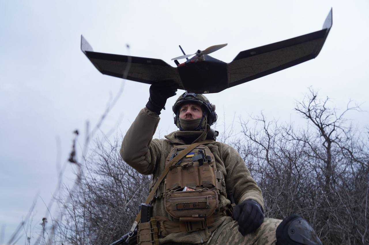 Воїни «Хартії» допомогли арті накрити позицію окупантів під Бахмутом (ВІДЕО)