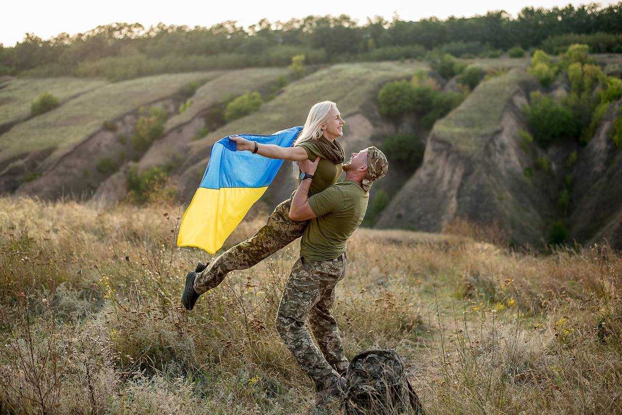 «Я тебе… війна». Українців запрошують поділитися історіями кохання під час війни