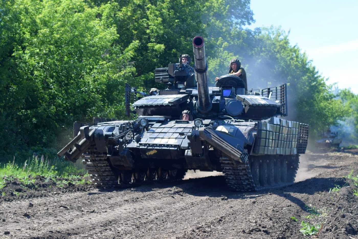Воїни ЗСУ знищили позиції окупантів на Луганщині (ВІДЕО)