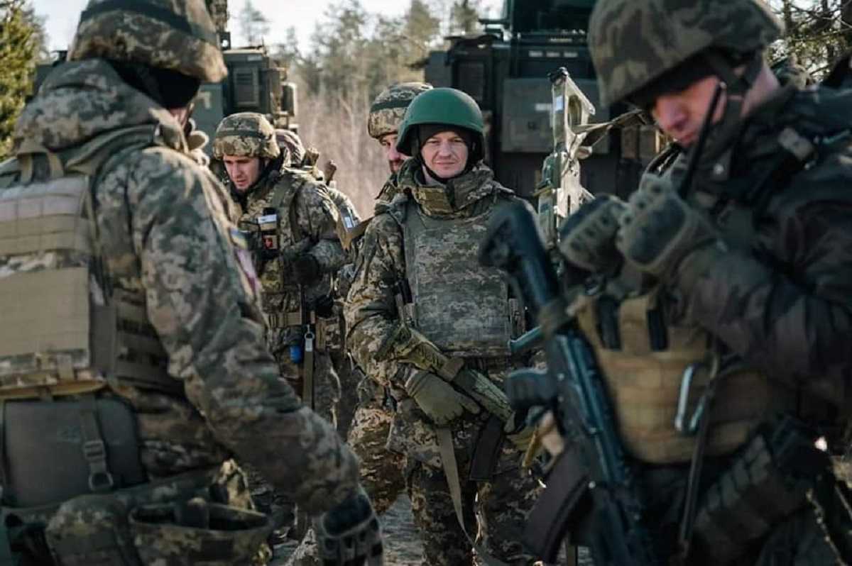 Сили оборони збили літак, гелікоптер і знищили 8 танків — Генштаб