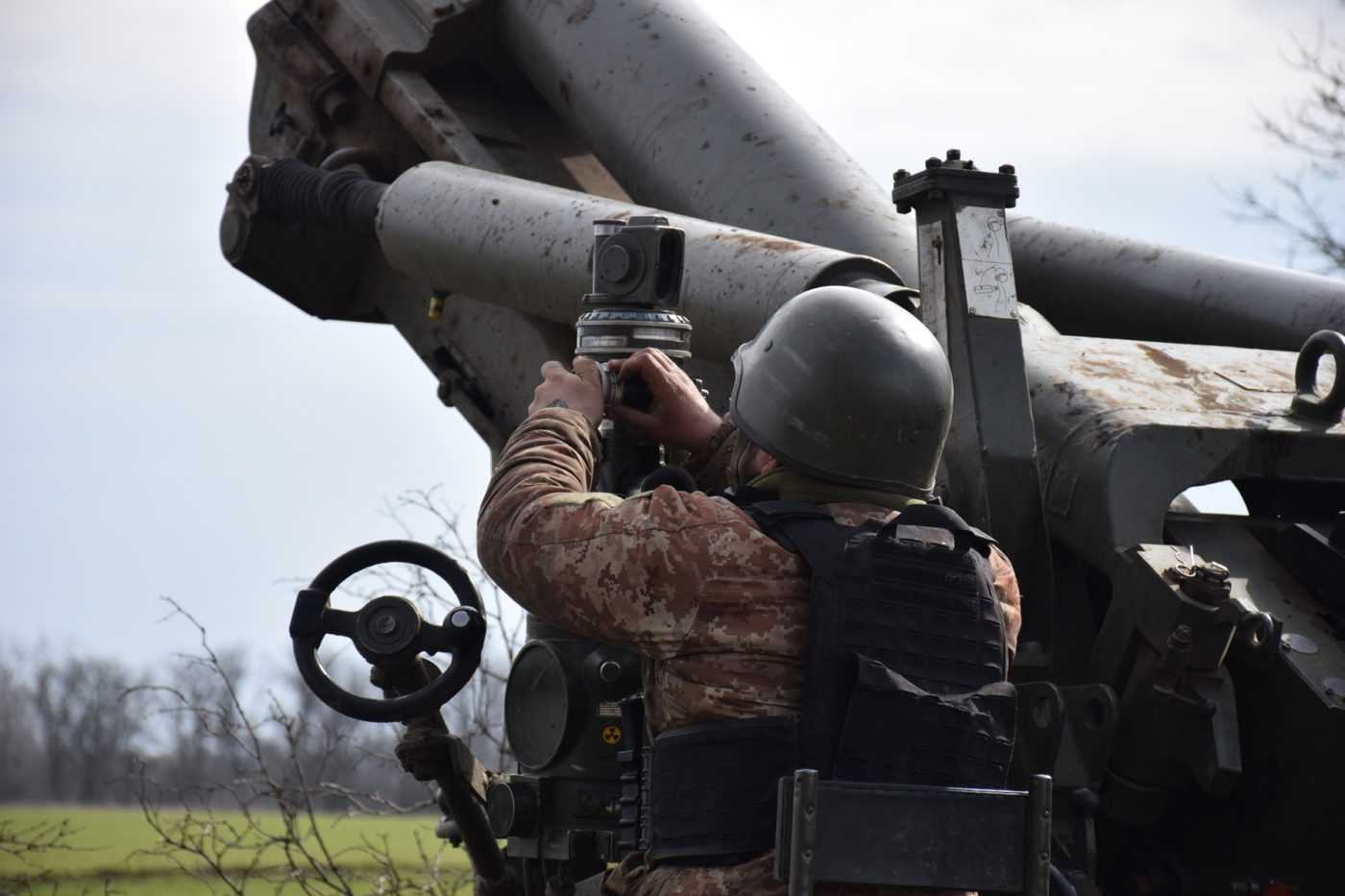 Артилеристи 44 бригади знищили пункт управління та склад БК окупантів (ВІДЕО)
