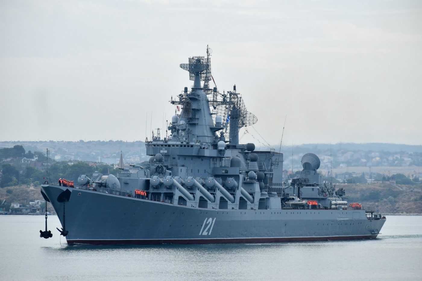 У Києві представлять артефакти з потопленого російського крейсера «Москва»
