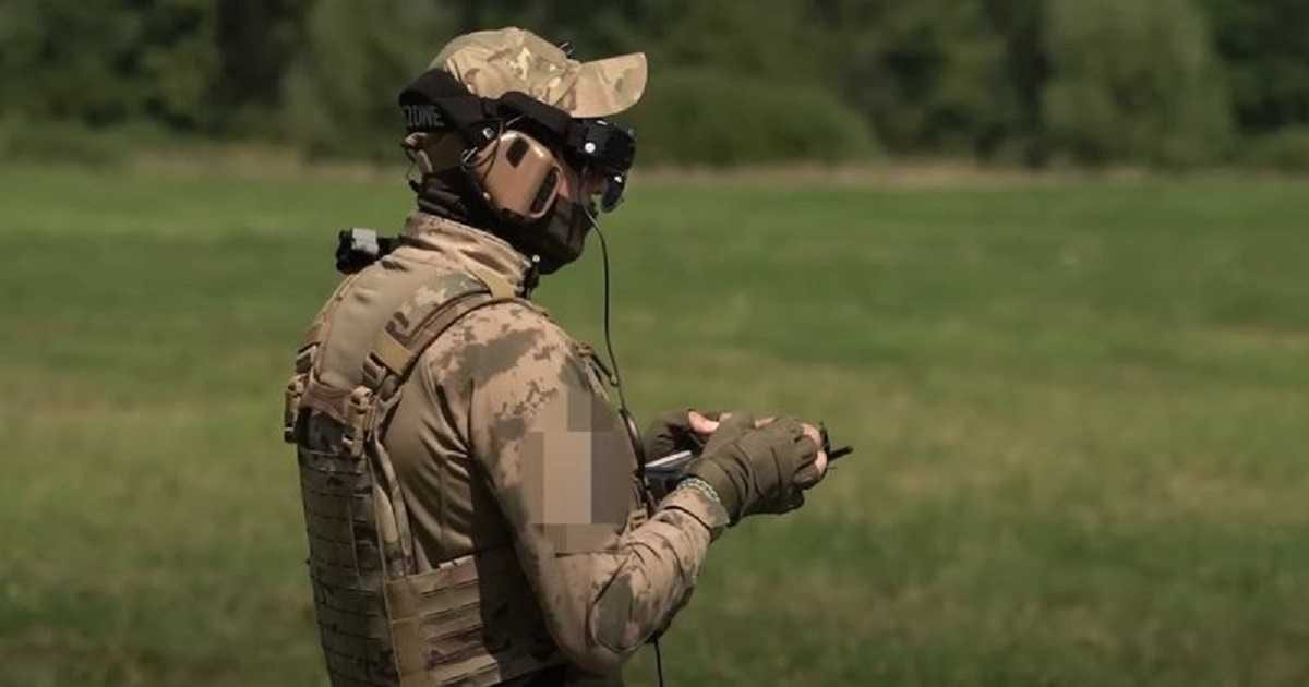 Українці зібрали гроші на 2200 дронів-камікадзе для розвідників