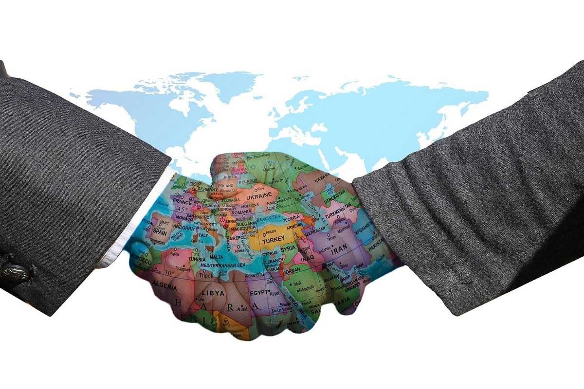 У МЗС запустили відкритий пошук послів України