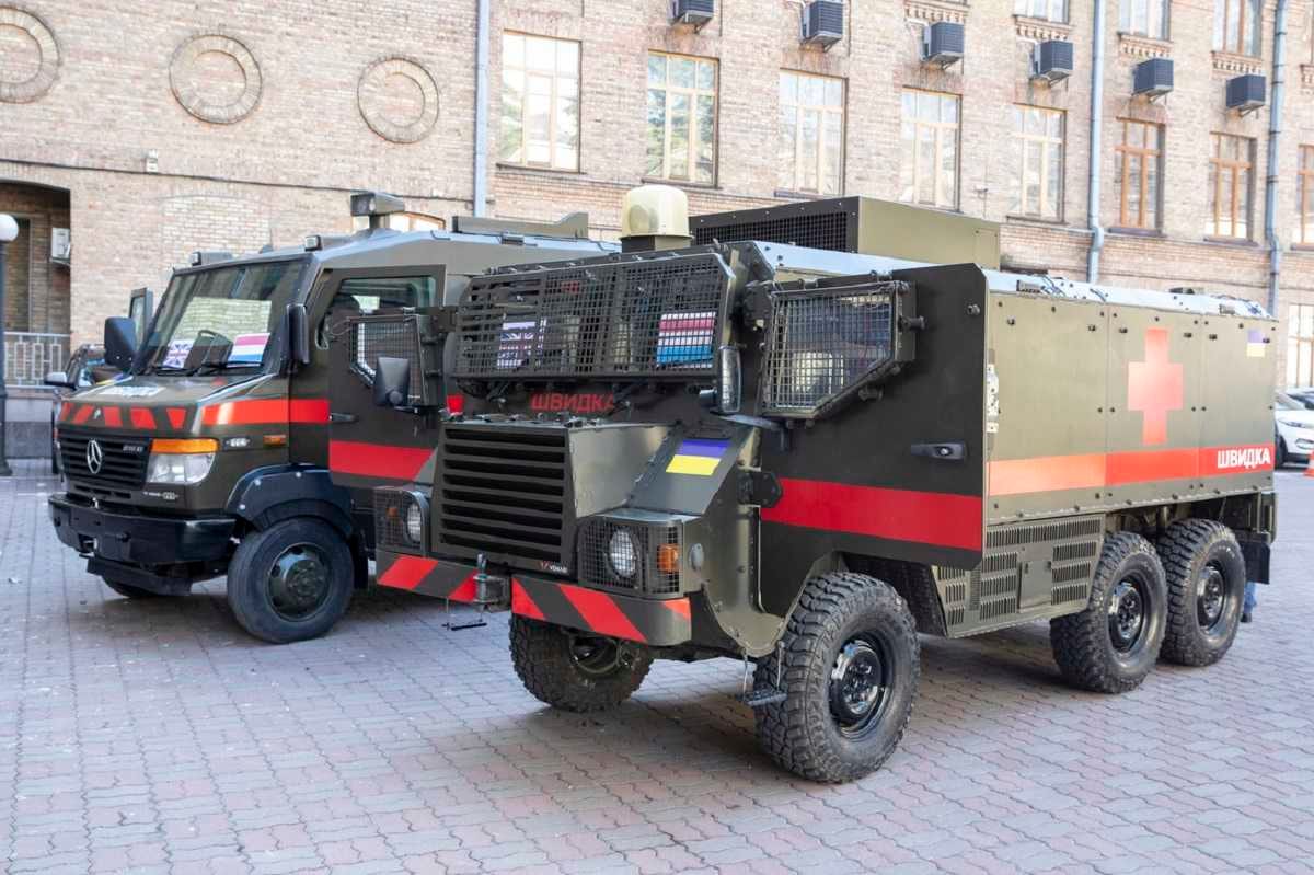До Києва прибула партія броньованих «швидких» для ЗСУ