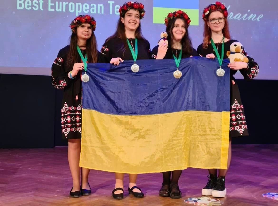 Збірна України перемогла на Європейській олімпіаді з математики для дівчат (ФОТО)