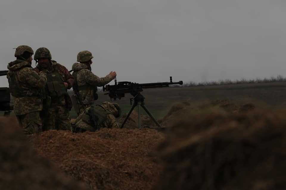 Протягом доби бійці ЗСУ відбили близько 20 ворожих атак на Донеччині