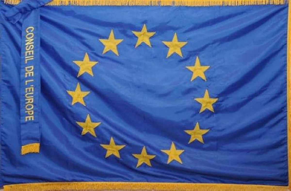 Рада Європи нагородила Чернігів Прапором честі