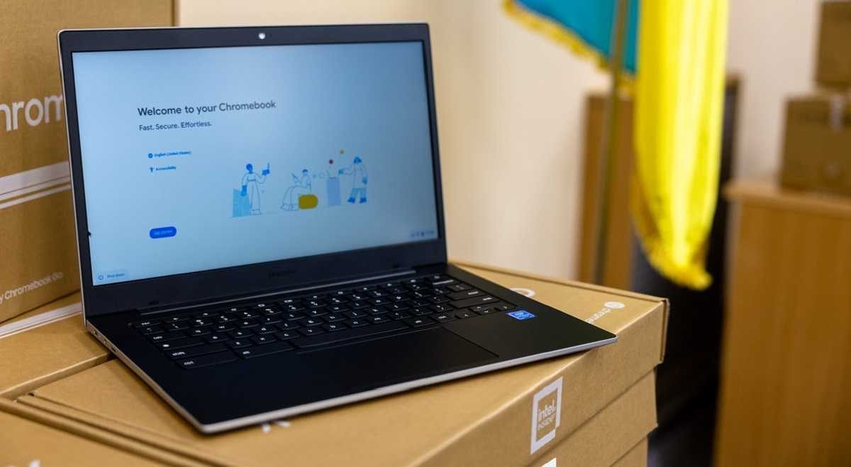 Дніпропетровщина отримала 1500 хромбуків і планшетів від ЮНІСЕФ