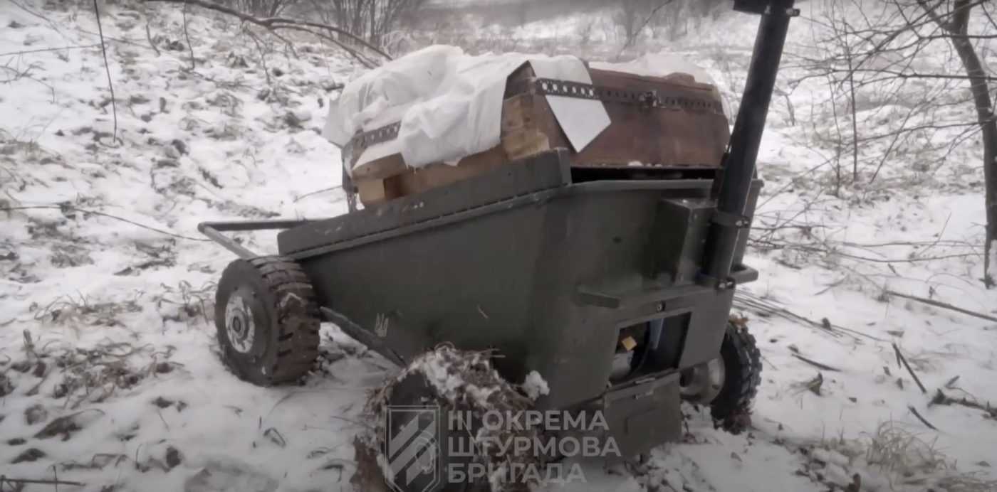 У штурмовій бригаді ЗСУ служить унікальний робот-мінер (ВІДЕО)