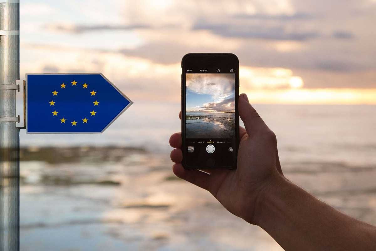 Рада ЄС підтримала приєднання України до «роумінгового безвізу»
