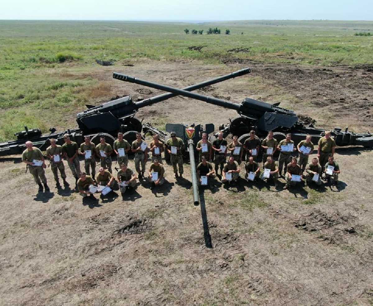 Артилеристи ЗСУ знищили 2 ворожі причепні гармати (ВІДЕО)