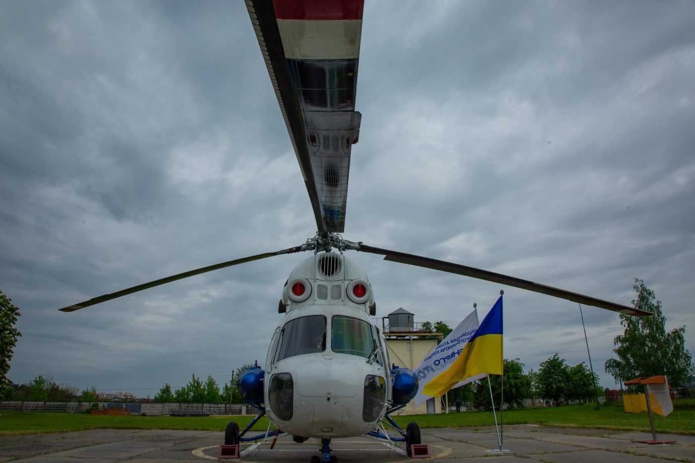 «Енергоатом» передав військовим гелікоптер Мі-2