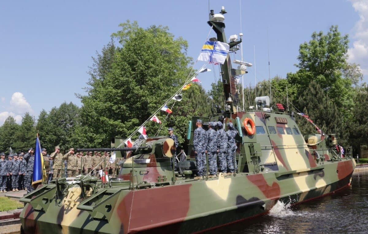 ВМС України отримали новий броньований катер «Буча»