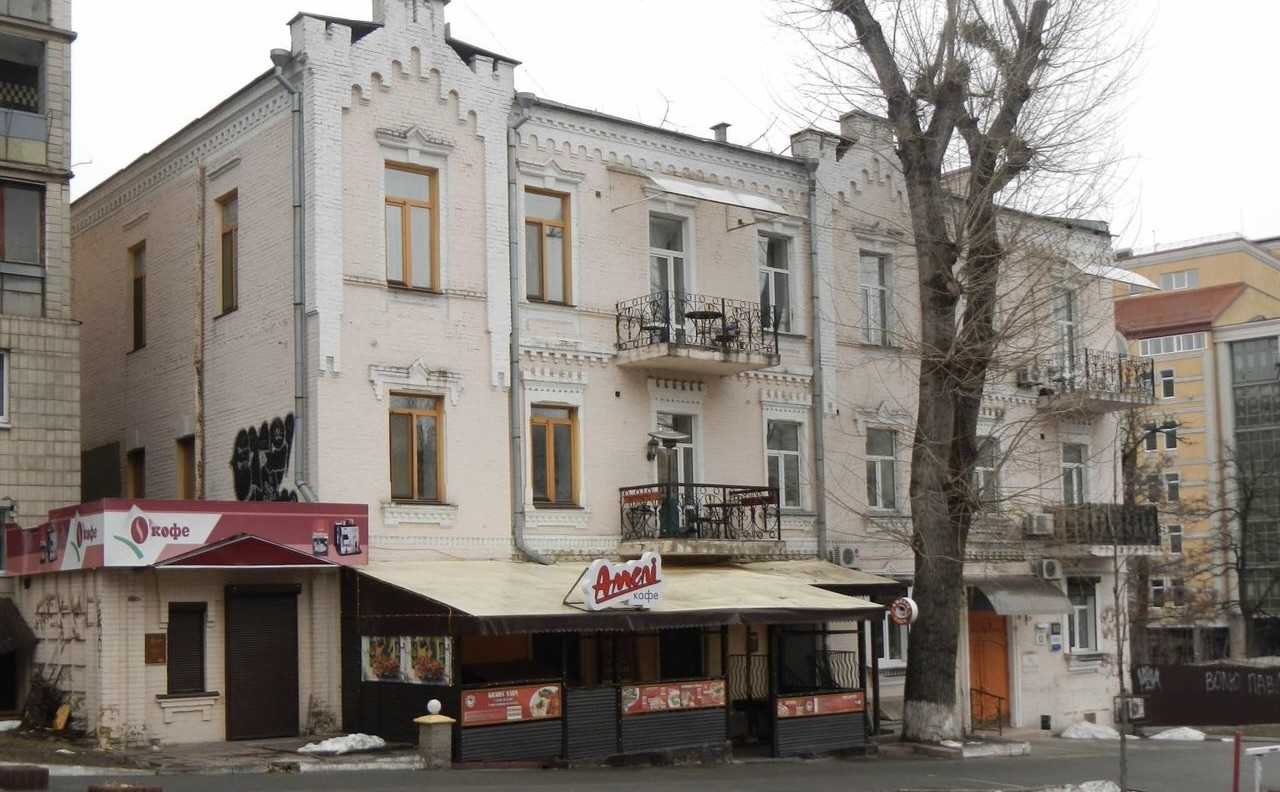 Київські активісти запрошують охочих на толоку біля історичного «Будинку з комахами»