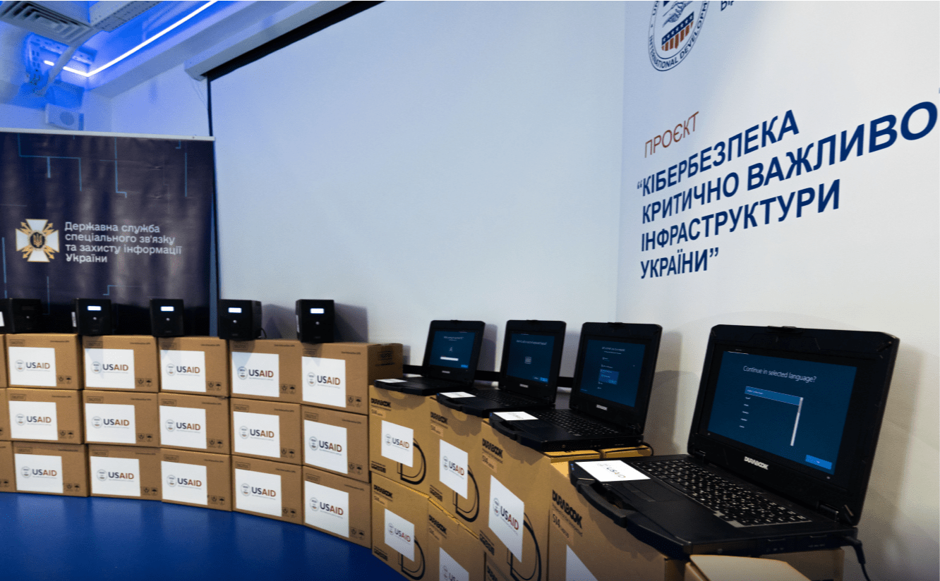 Держспецзв’язку отримала 100 захищених ноутбуків від USAID