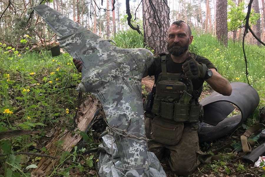 Боєць Нацгвардії приземлив рідкісний безпілотник «Елерон» (ФОТО)