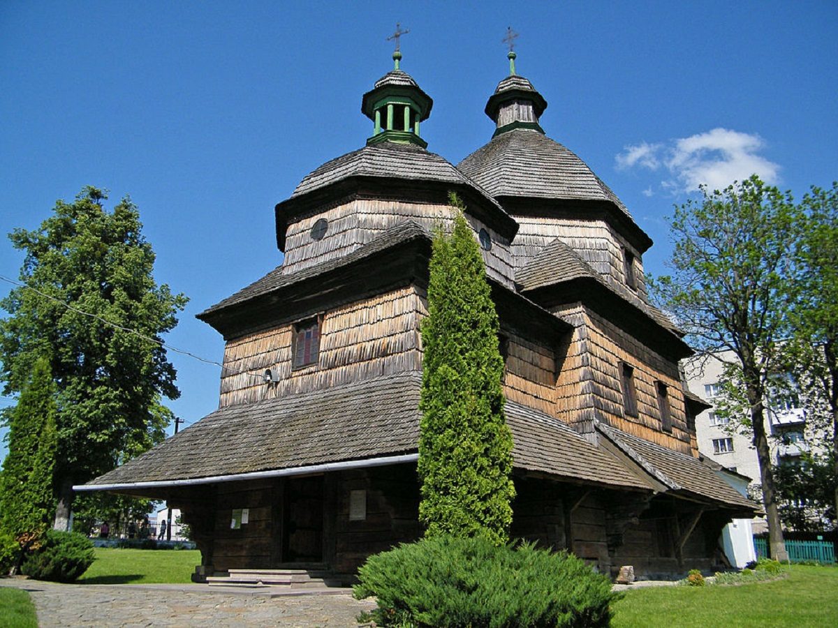 На Львівщині відреставрували іконостас стародавньої церкви, що належить до спадщини ЮНЕСКО