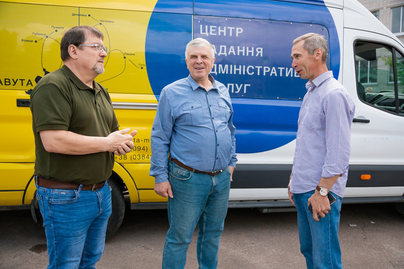Понад пів сотні громад отримають від проєкту PROSTO техніку для відновлення роботи ЦНАПів