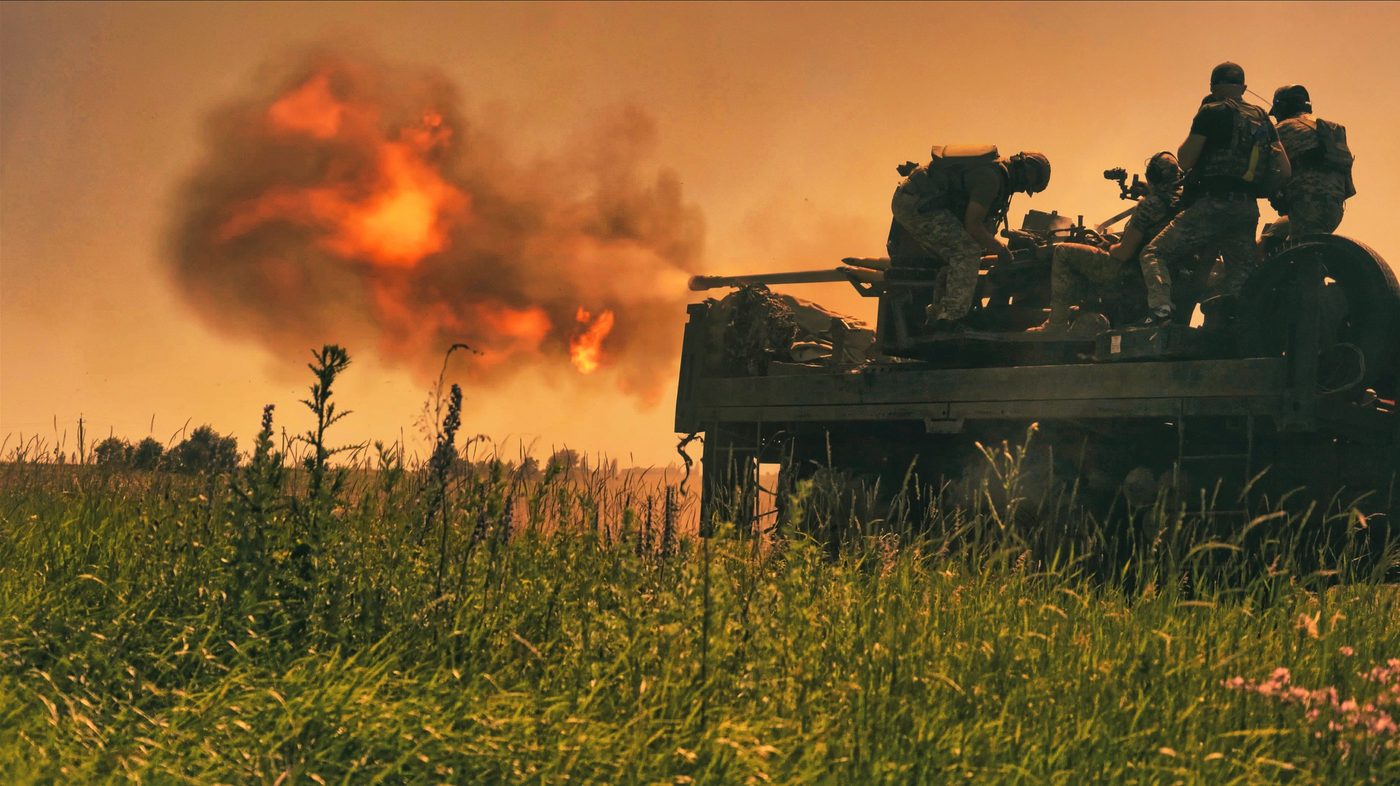 Бійці ЗСУ штурмували ворожі позиції на Донеччині і взяли у полон окупантів (ВІДЕО)