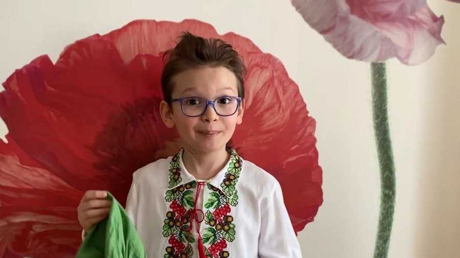 10-річний хлопчик зі Швейцарії збирає кошти на допомогу ЗСУ (ВІДЕО)