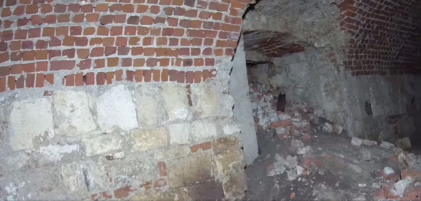 Археологи показали унікальне відео брами Галицького замку, де ніхто не був 300 років