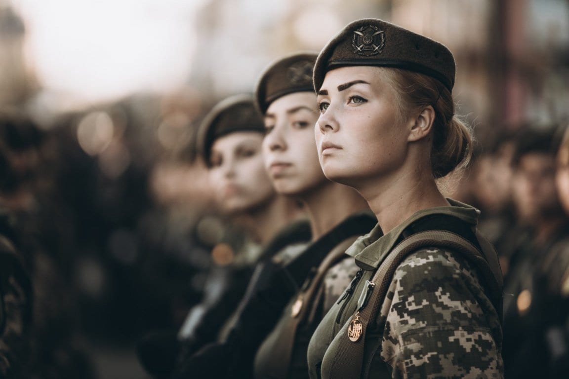 В Україні почали тестувати бронежилети для українських захисниць