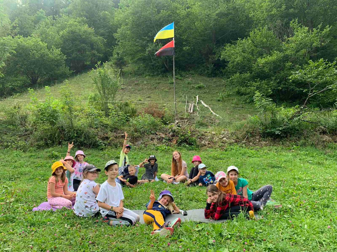 Кіборг створив дитячий табір, де панує дух свободи, пригод та рівності (ВІДЕО)
