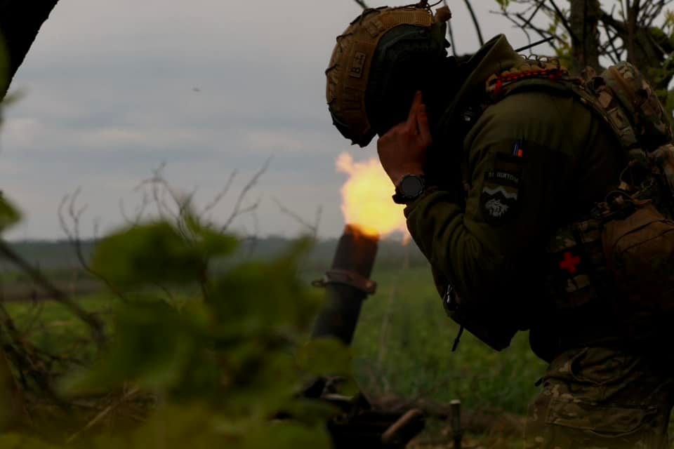Воїни 10 ОГШБр знищили ворожі позиції біля Бахмута (ВІДЕО)