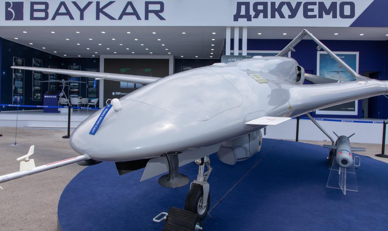 Турецька компанія Baykar Makina подарувала українським розвідникам безпілотник Bayraktar ТВ2