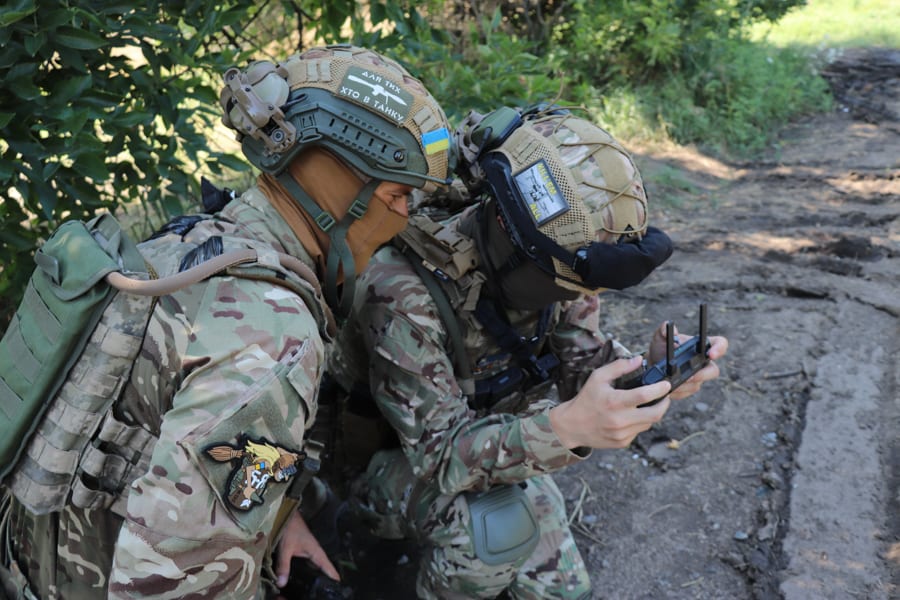 Нацгвардійці знищили броньовану ремонтно-евакуаційну машину окупантів (ВІДЕО)