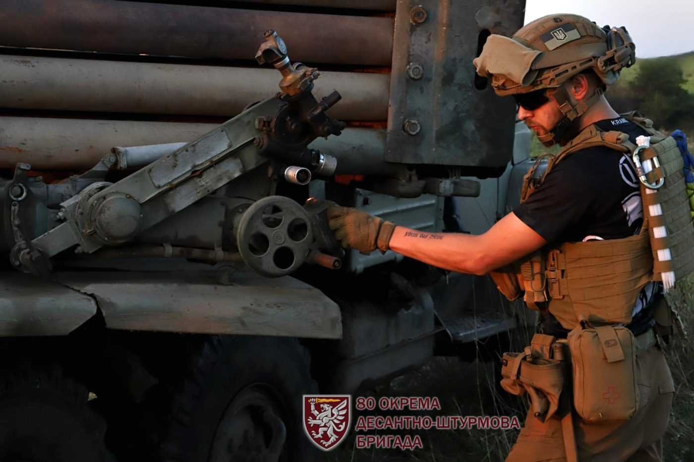 Бійці 80 ОДШБр знищили ворожий БТР-82 (ВІДЕО)