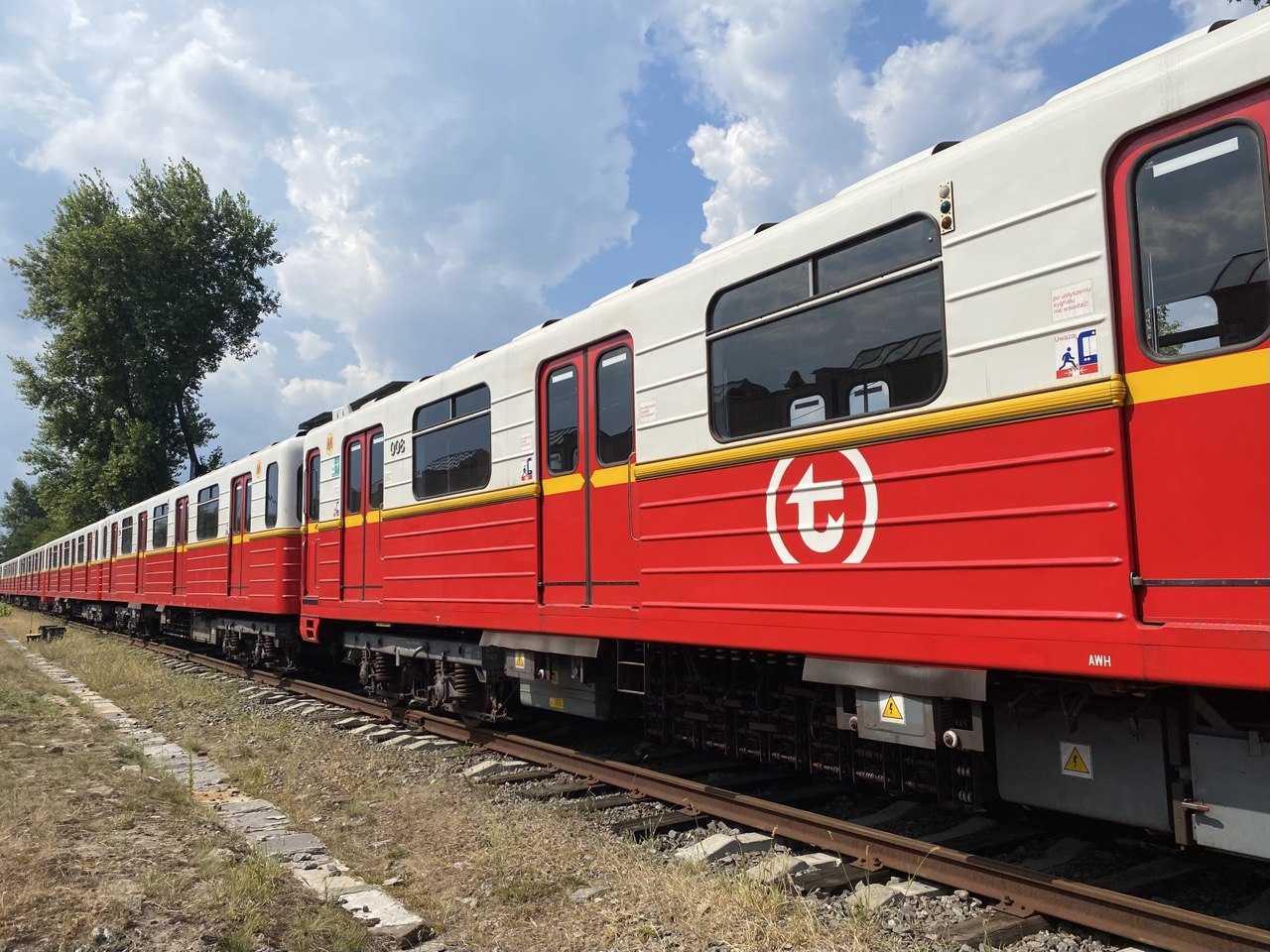 Київський метрополітен отримав ще шість вагонів від Варшави