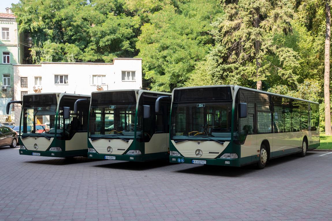 Київ отримав три міських автобуси від благодійників (ФОТО)