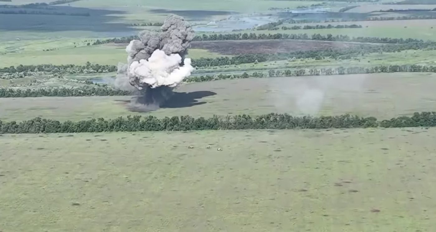 «Справжнє мистецтво»: морпіхи показали, як проривають ворожі мінні загородження (ВІДЕО)