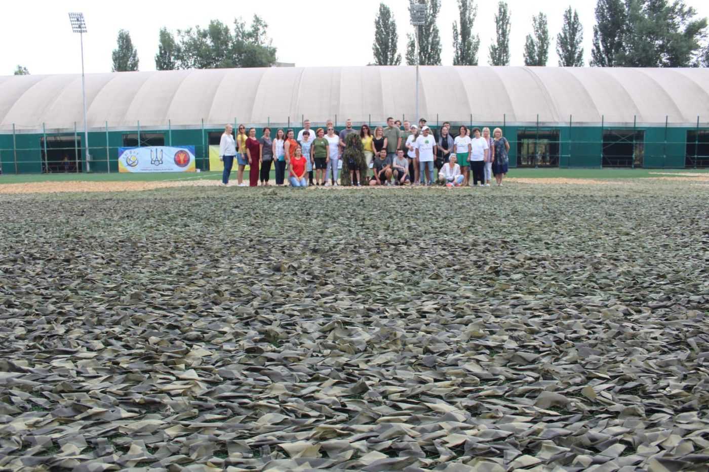 У Києві сплели рекордну маскувальну сітку площею майже 3000 кв метрів