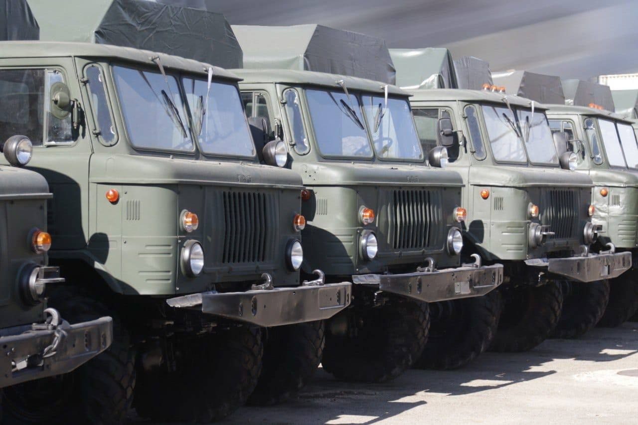 Сили тероборони отримали британські гусеничні бронетранспортери 