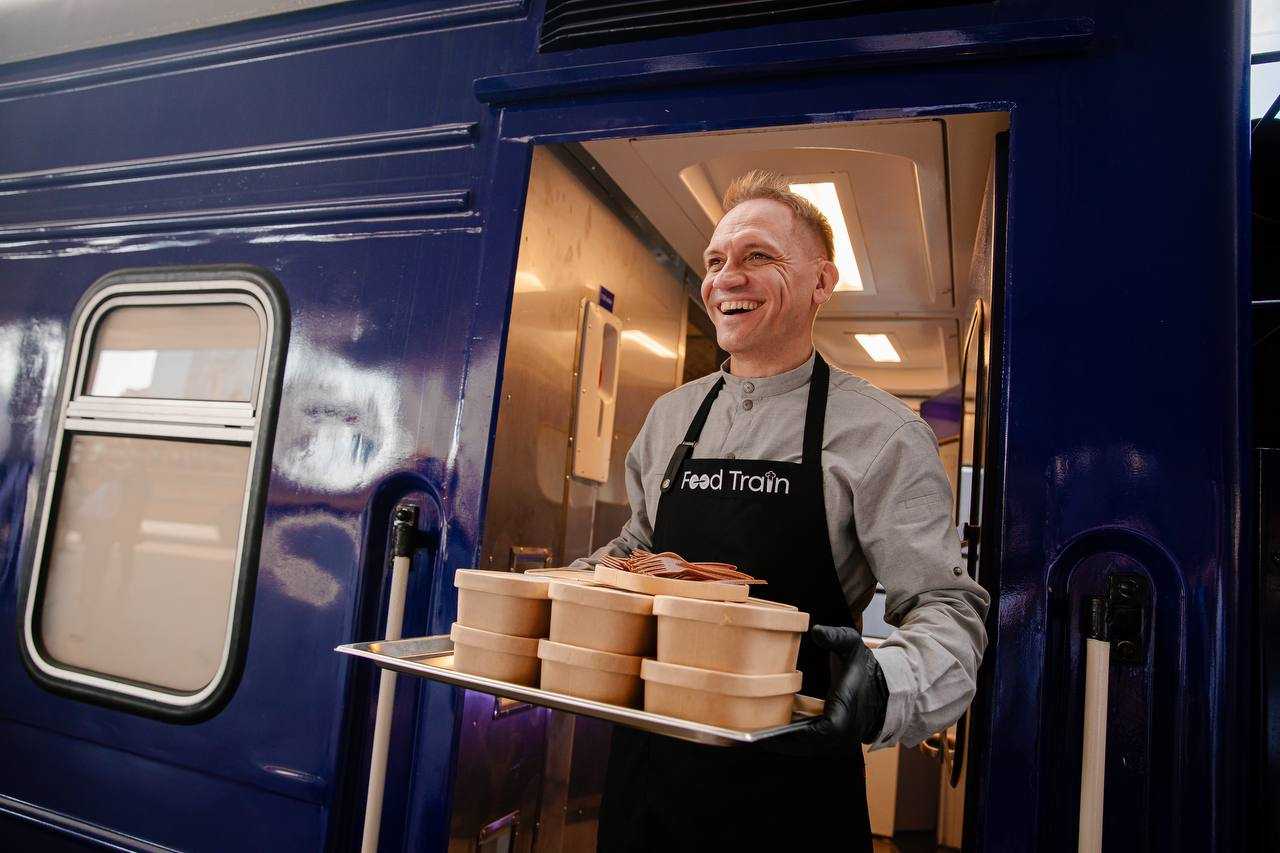 Food Train: Укрзалізниця створила перший у світі автономний поїзд-кухню (ФОТО)