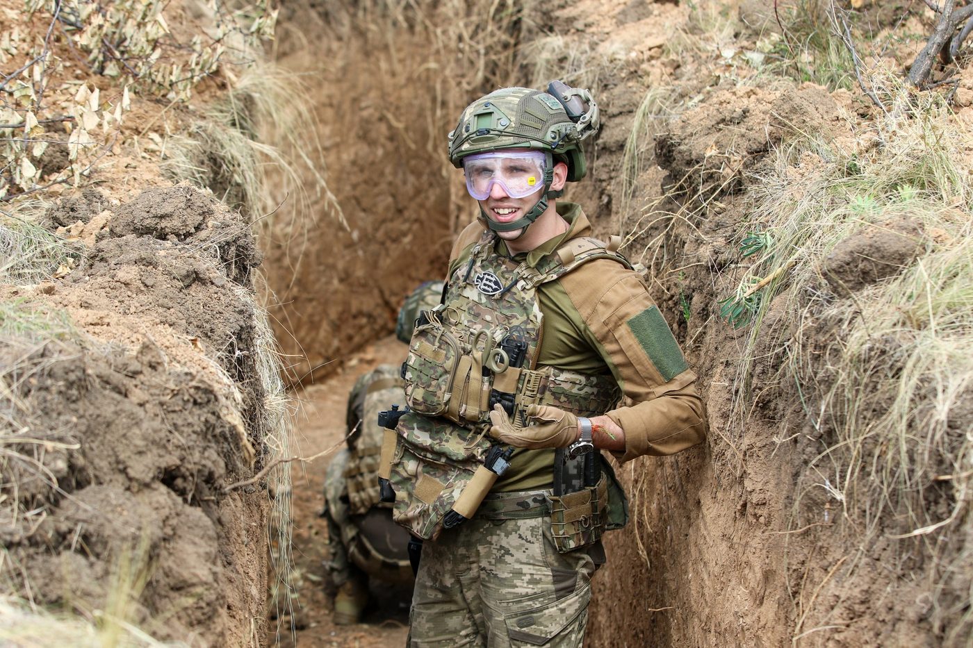 Миколаївські десантники показали, як відбили ворожий штурм на Донеччині (ВІДЕО)