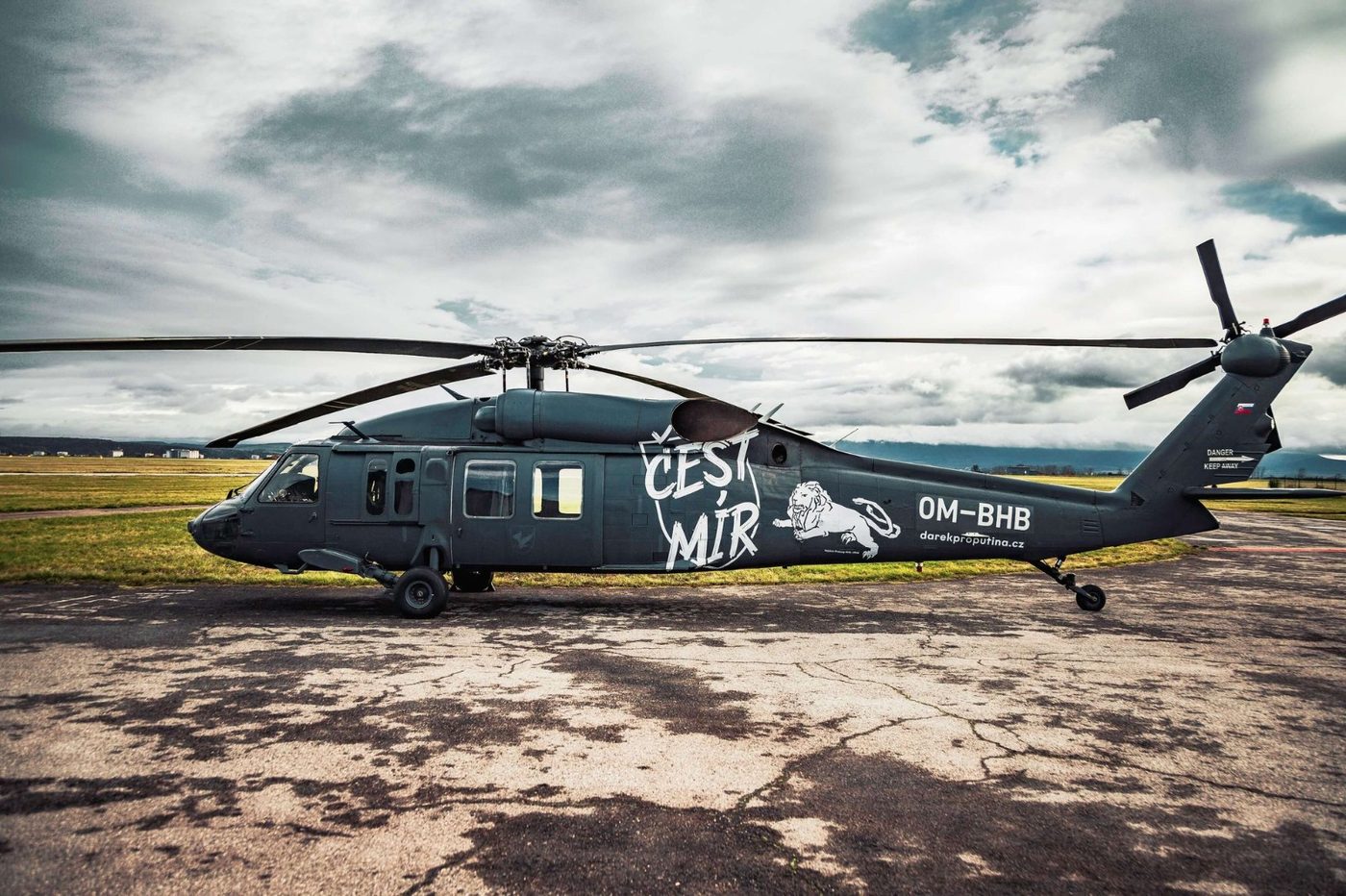 Чехи та словаки за тиждень зібрали €400 тис. на гелікоптер Black Hawk для ГУР