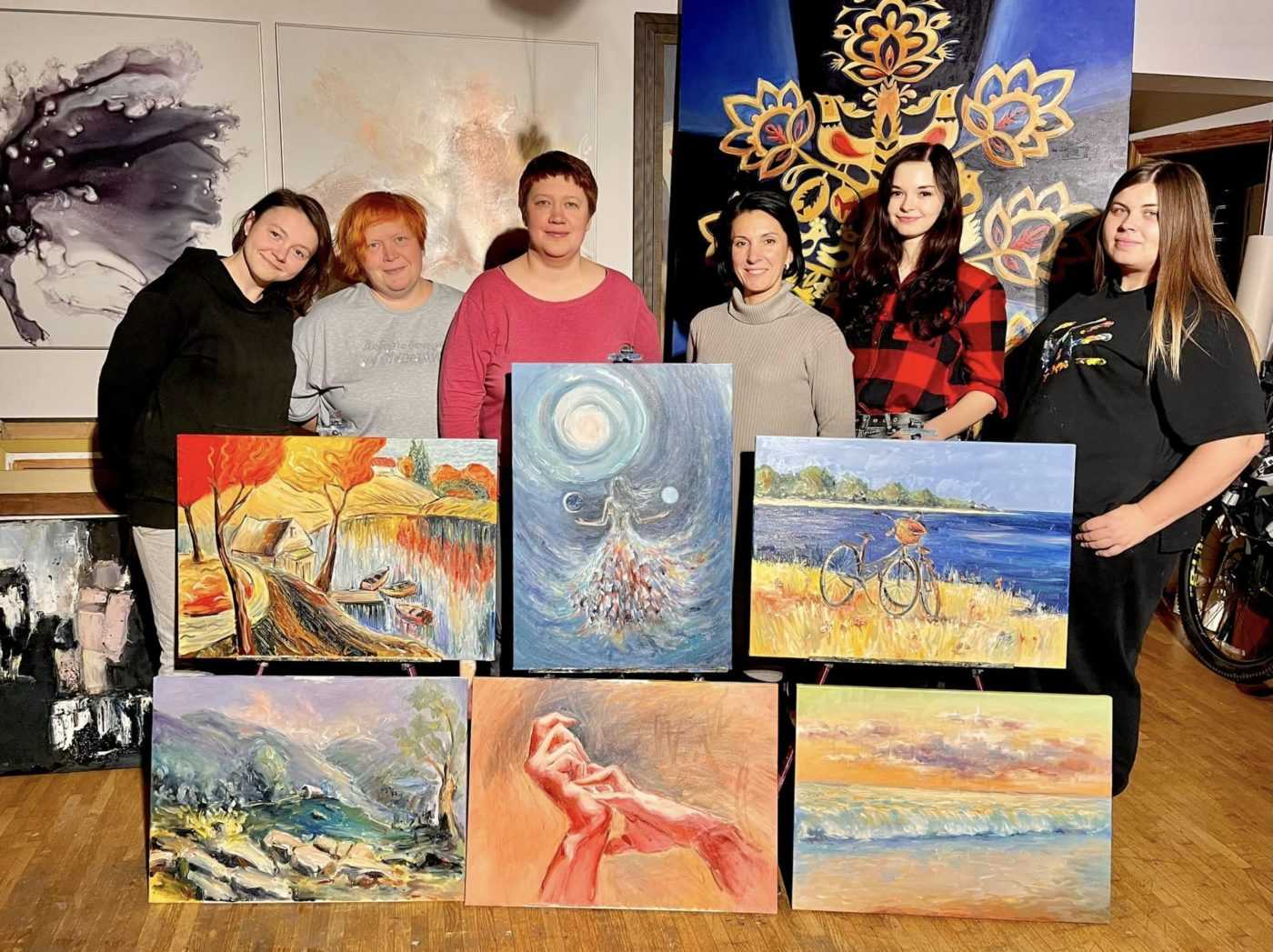 У Києві презентують унікальну колекцію картин «Тисячі історій кохання», написану дружинами полеглих героїв