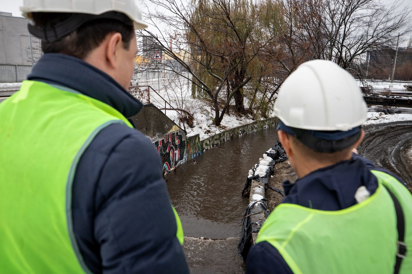 У Києві в Голосієві розчистили русло річки Либідь