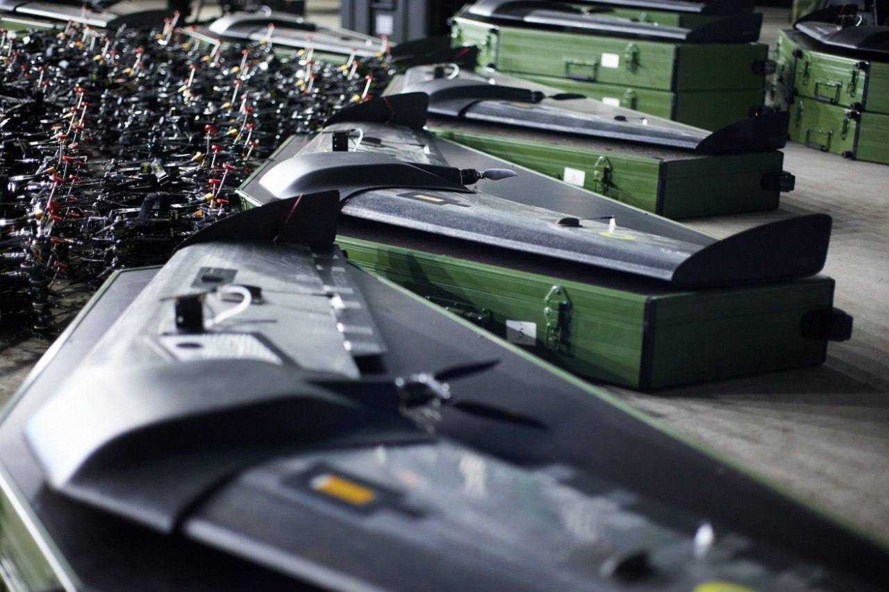 На фронт передали розвідувальні безпілотники та дрони-камікадзе українського виробництва  